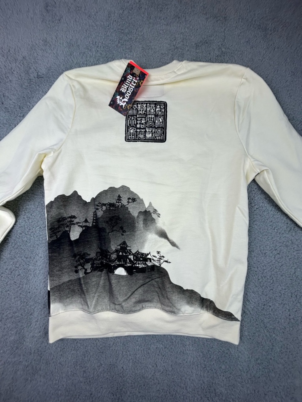 BLIND ROOSTER Small Asian Graphic Mountain Village Tree Soft Sweatshirt NWT - Picture 9 of 9